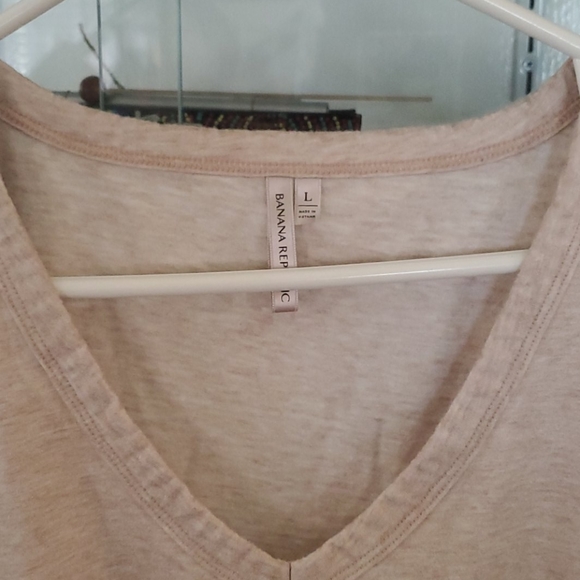 T-shirt by Banana Republic - Picture 2 of 5